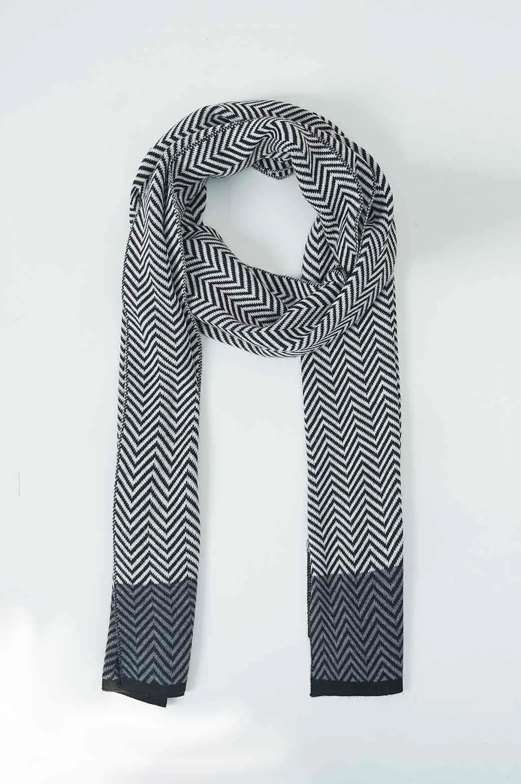 CHEVRON PRINT SCARF