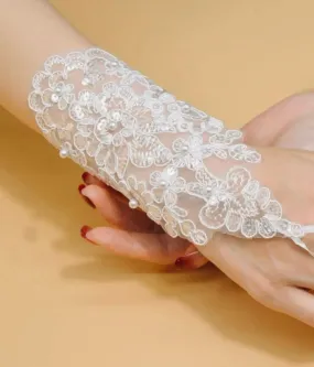 SHORT LACE GLOVES