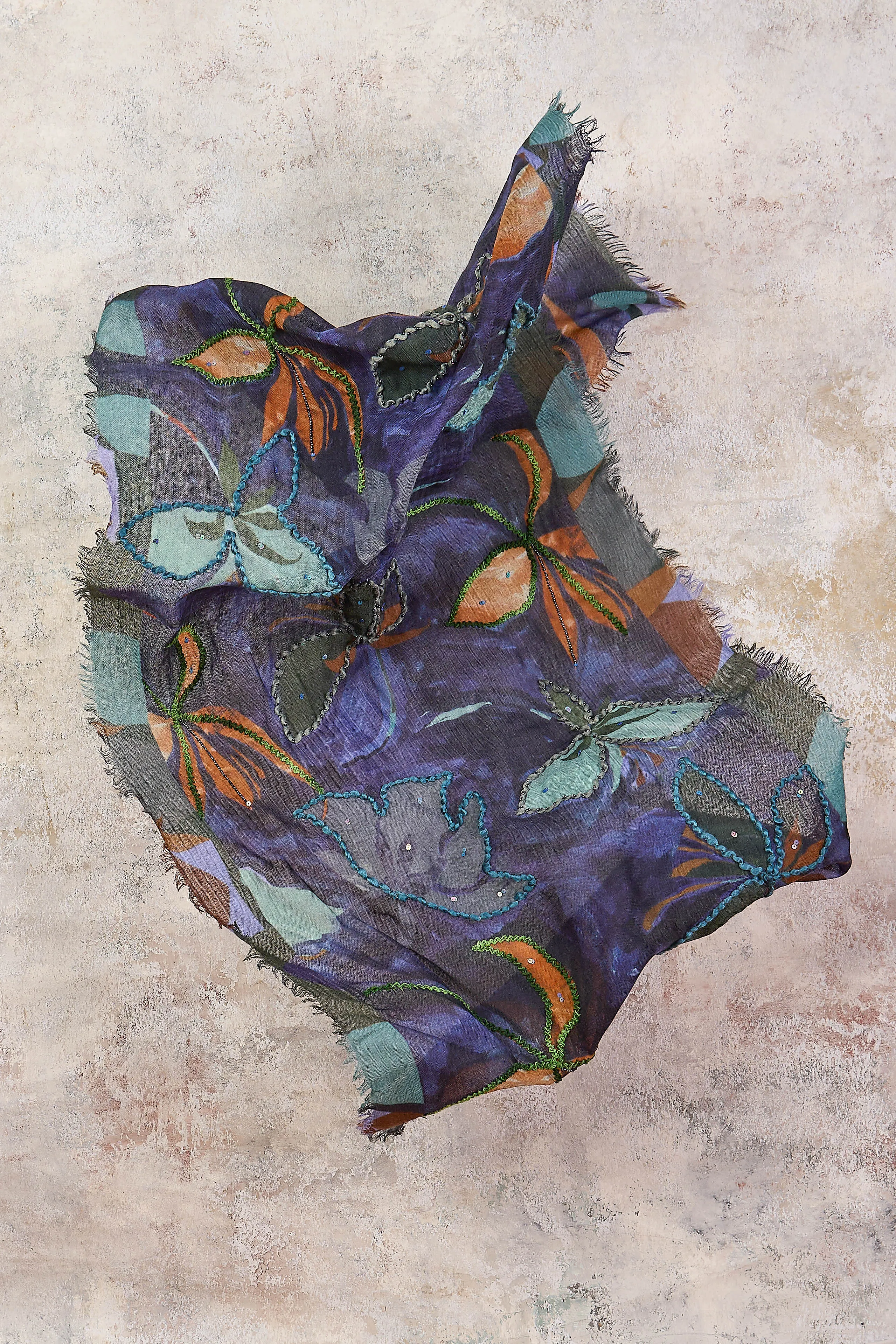 Floral Embroidered Wool Viola Scarf - Luxurious and Stylish